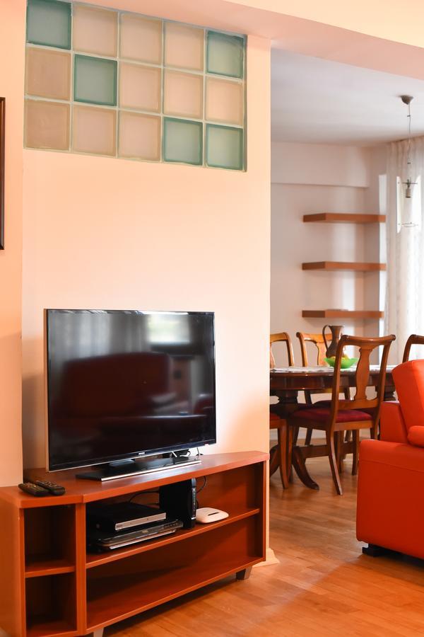 3 Bedroom Home With Parking Garage In The Heart Of Skopje Exterior foto