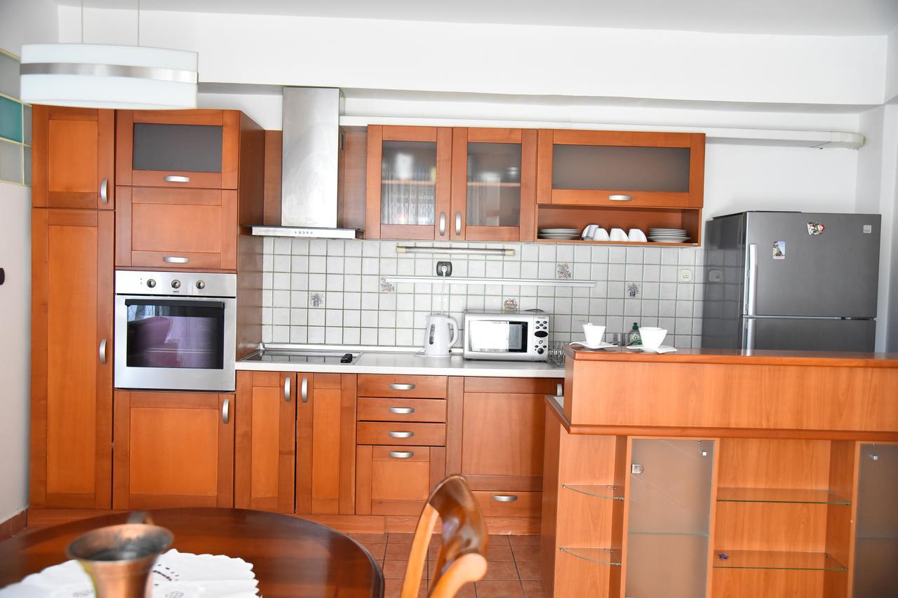 3 Bedroom Home With Parking Garage In The Heart Of Skopje Exterior foto